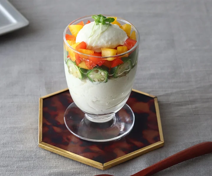 枝豆豆腐と彩り野菜のグラスミニパフェ